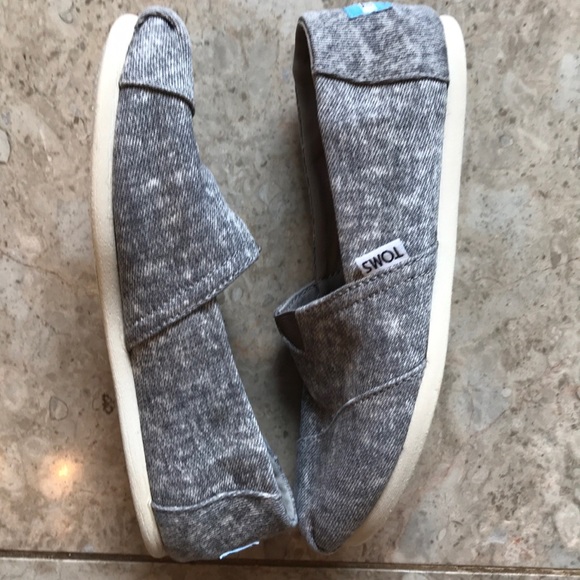 TOMS SLIDE ON SHOES - Picture 3 of 6